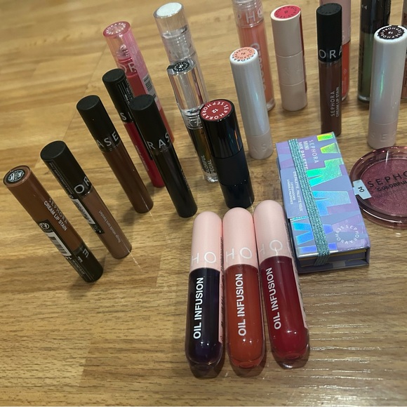 Sephora resellers box of 40 makeup+ 10 FREE lipstick palettes,blush,lip gloss - Picture 3 of 12